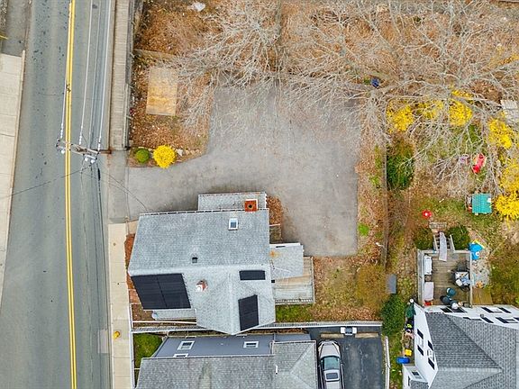 4th image of 105 Centennial Ave
