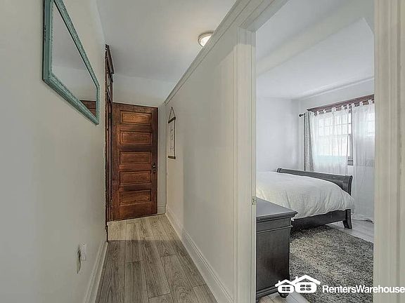 5th image of 3786 Washington St #3