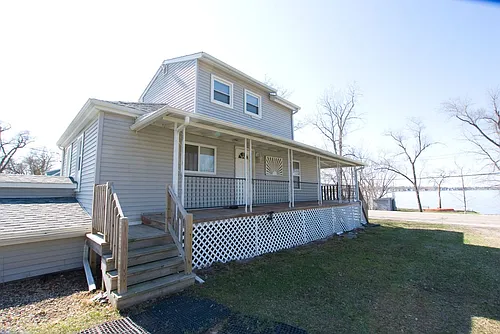 1805 E Lake Dr Photo 1