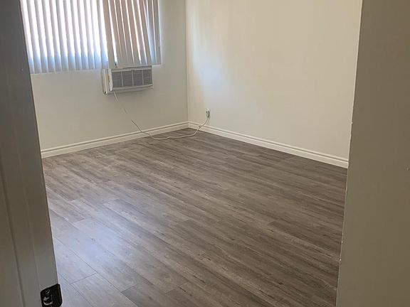 5th image of 5530 Corteen Pl #15