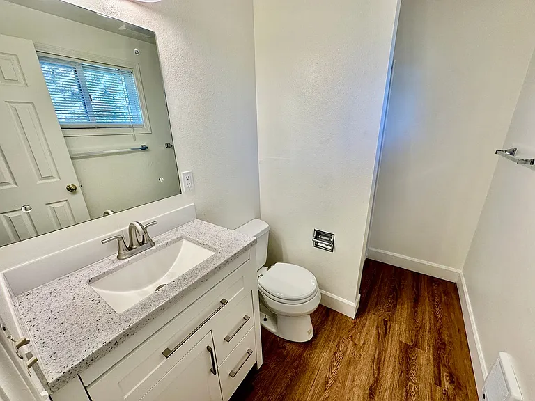 11409 N Guinevere Dr — Photo 9