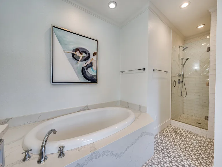 3837 Villanova St — Photo 7