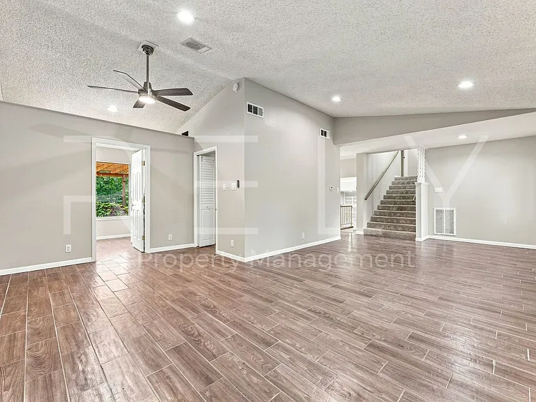 2404 Gabriel View Dr — Photo 6