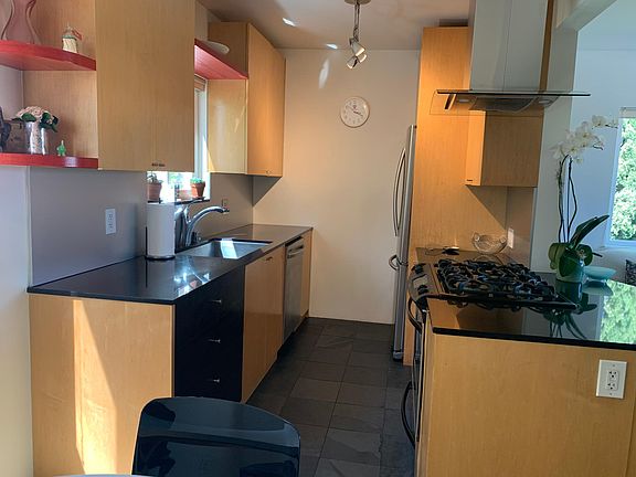 4th image of 631 Pier Ave APT 3