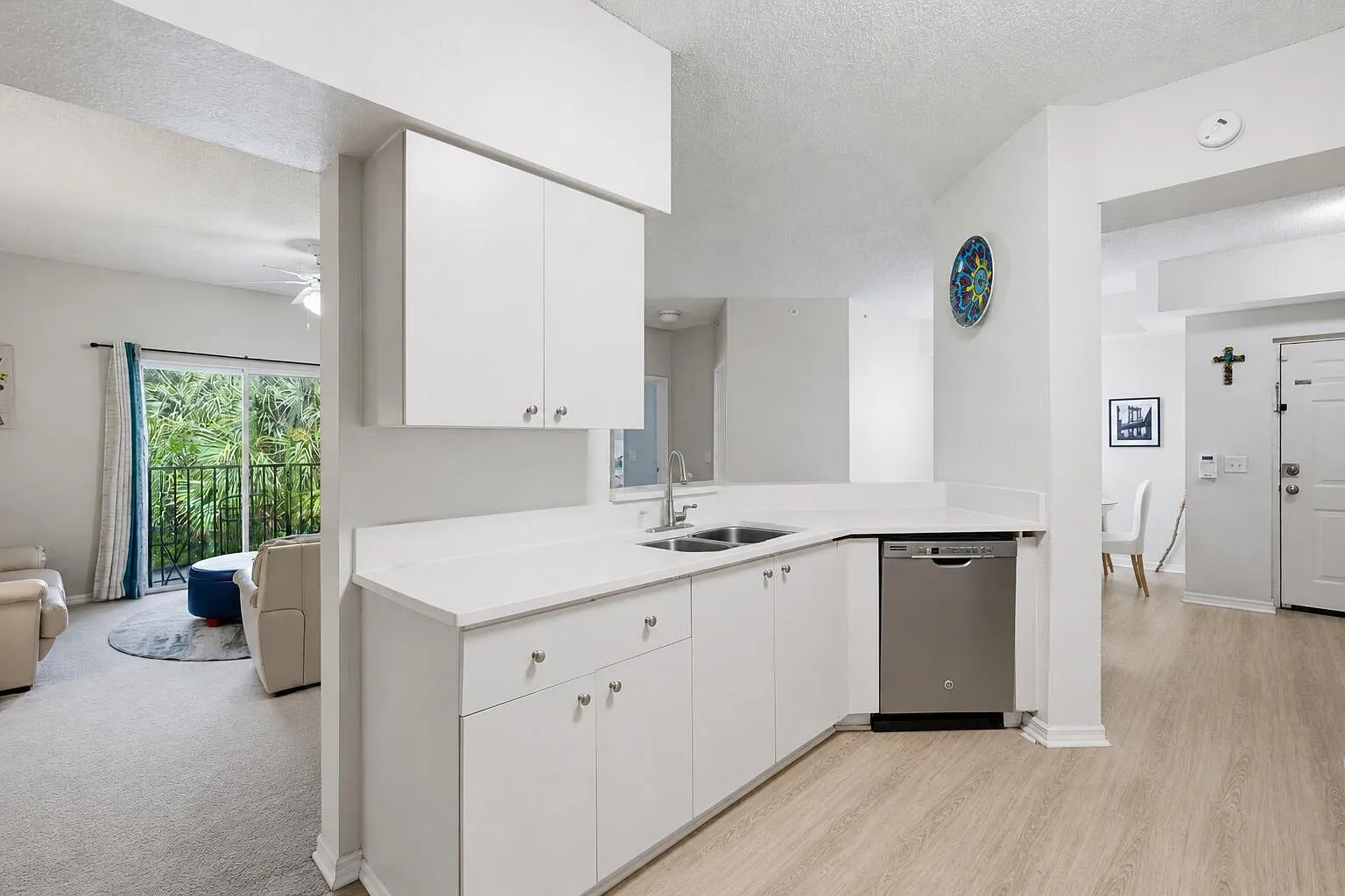 2 bed, 2.0 bath, 1215 sqft, $2,300 — Photo 4