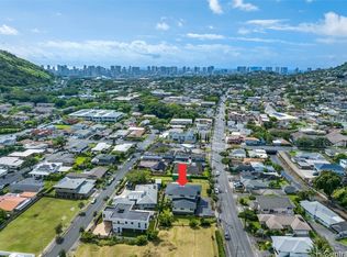 3033 E Manoa Rd, Honolulu, HI 96822