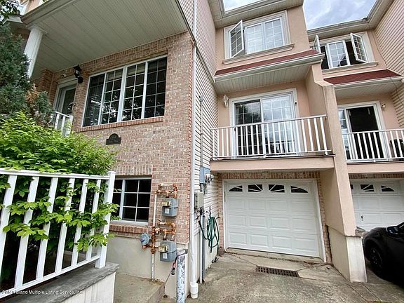 3rd image of 199 Essex Dr