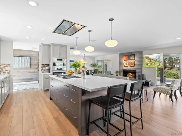 17808 Via Altiva, San Diego, CA 92128