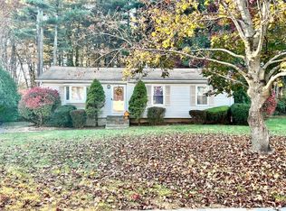 140 Ellendale Cir, Springfield, MA 01128