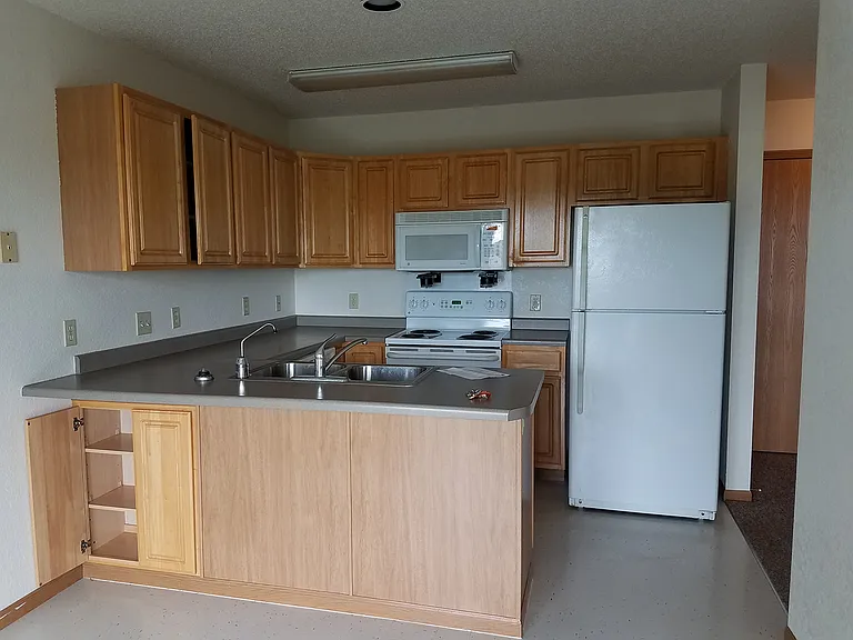 1102 Paris Rd — Photo 12