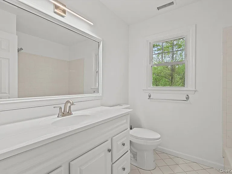10 Silvermine Dr — Photo 10