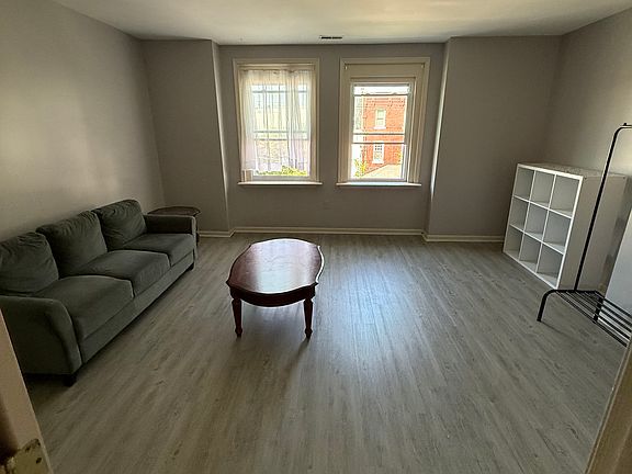 4th image of 611 N 32nd St #3