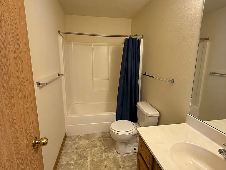 221 Crystal St — Photo 5