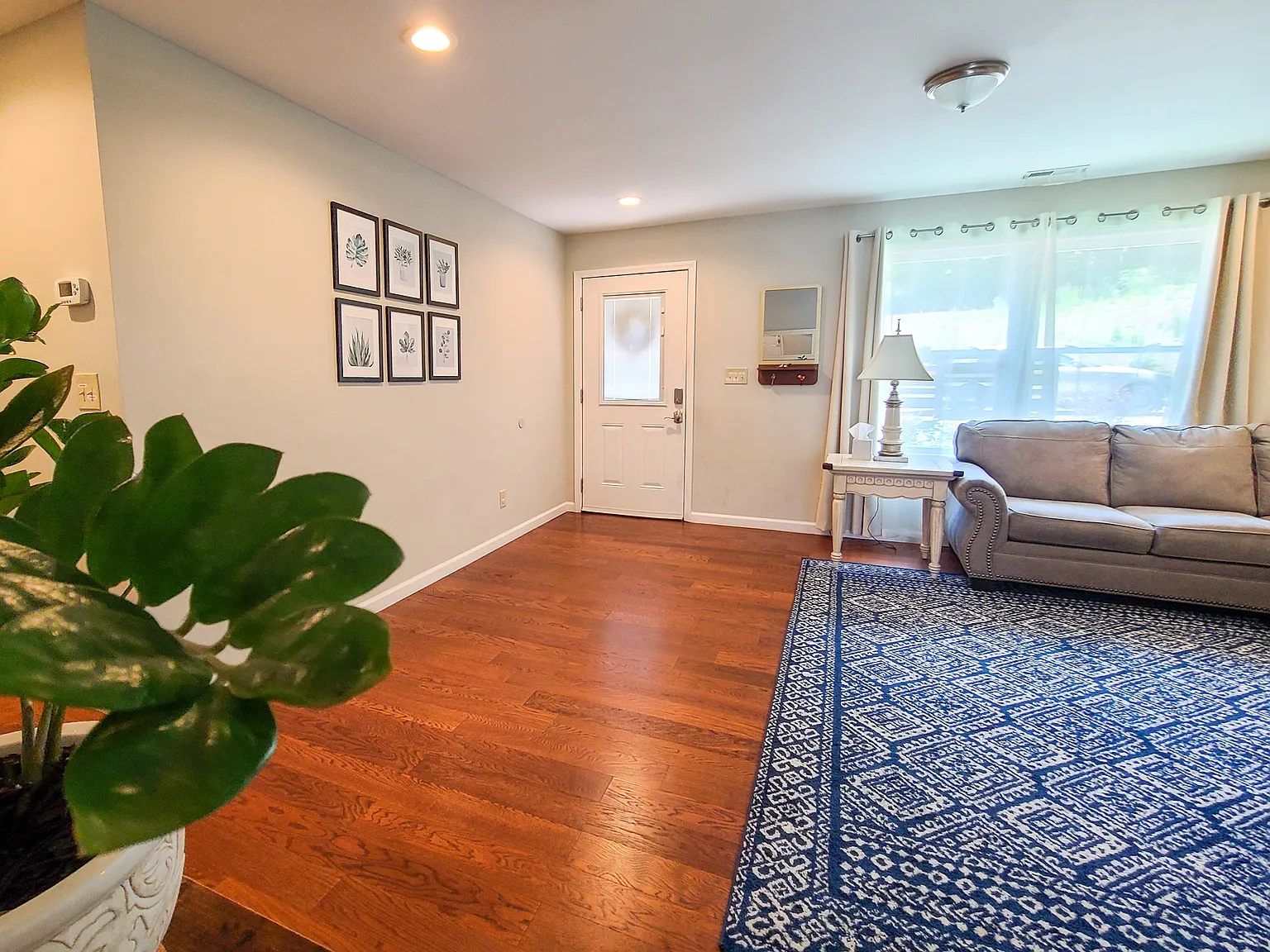 16 Woodstock Ln — Photo 1
