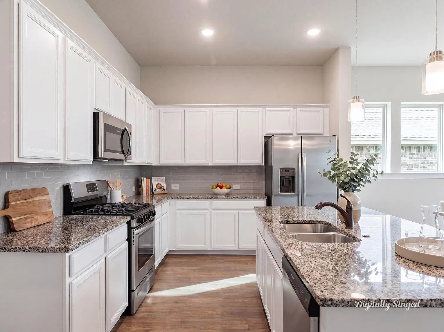 3 bed, 2.0 bath, 1947 sqft, $2,400 — Photo 4