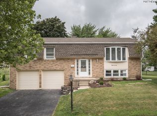 3960 Lexington Dr, Hoffman Estates, IL 60192