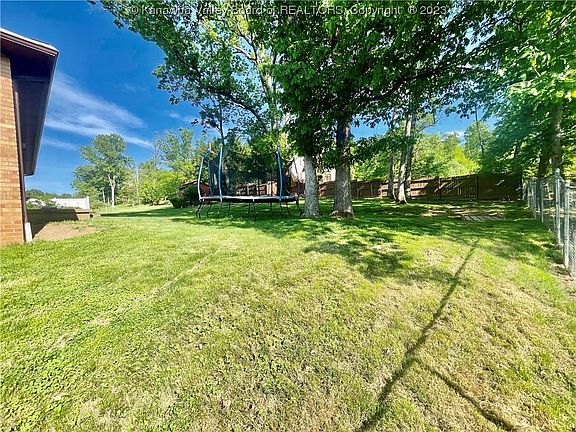 4th image of 1325 Village Dr