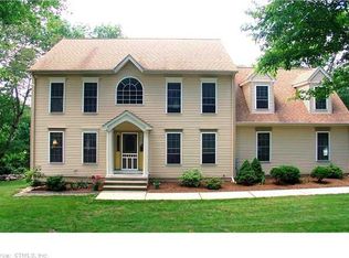 10 Sherwood Trce, Gales Ferry, CT 06335