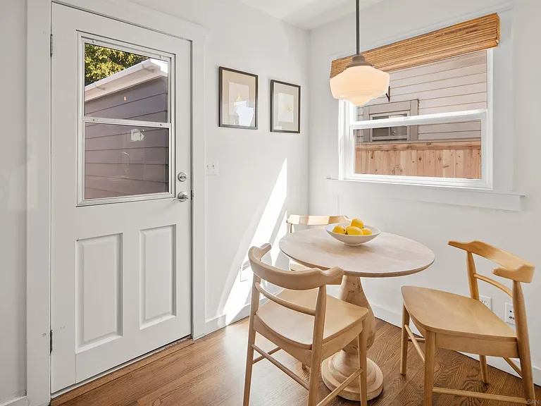 950 Olive Ave — Photo 22