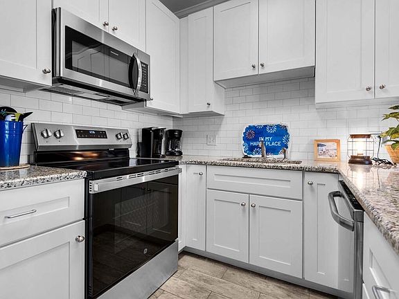 5th image of 71 Woodward St Unit 120