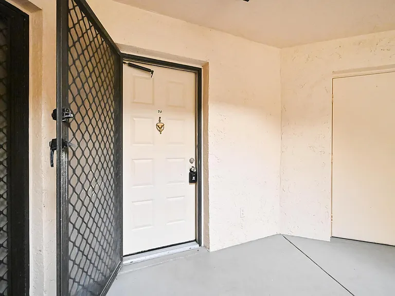 2013 NE Collins Cir #50 — Photo 2