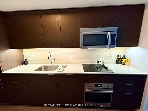 5th image of 5 Hanna Ave #704