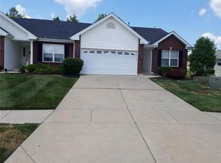 621 Grayhawk Cir, Wentzville, MO 63385