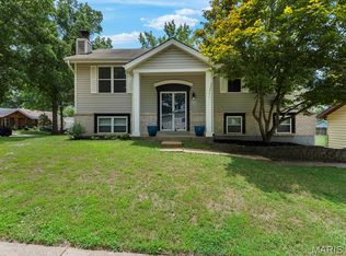 326 Windyoak Dr, Ballwin, MO 63021