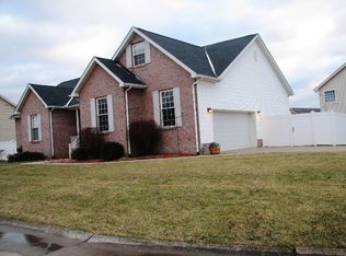 414 Mahoganywood Dr, Milton, WV 25541