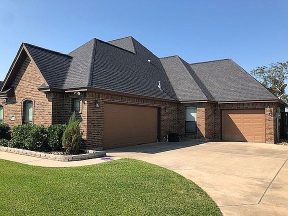 5th image of 401 Heritage Oaks Dr