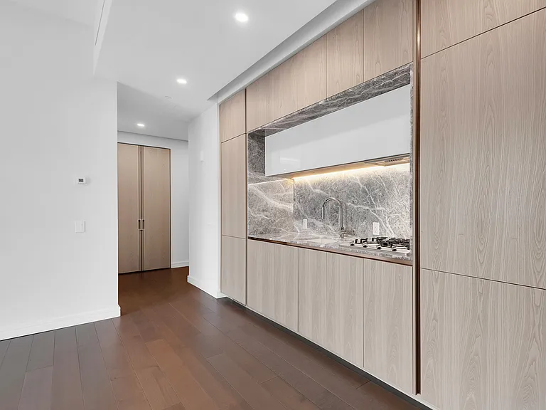 125 Greenwich St #62H — Photo 6