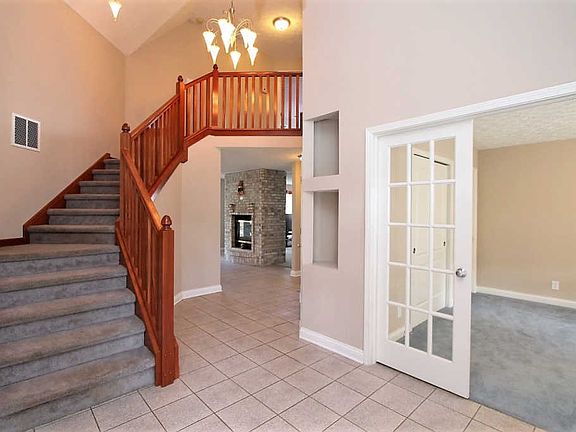 3rd image of 2224 Canyon Creek Dr