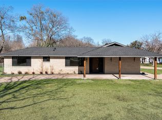 101 Holly Ln, Ovilla, TX 75154