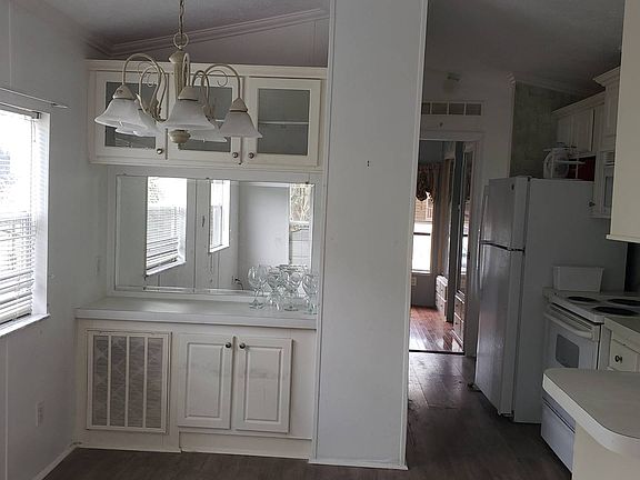 3rd image of 3180 Beck Blvd #E110