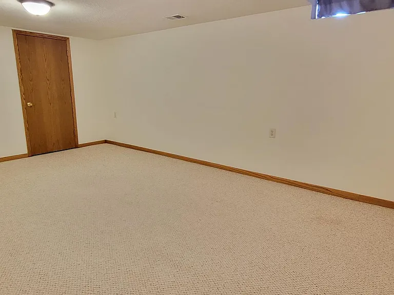 14411 W Maple St — Photo 37