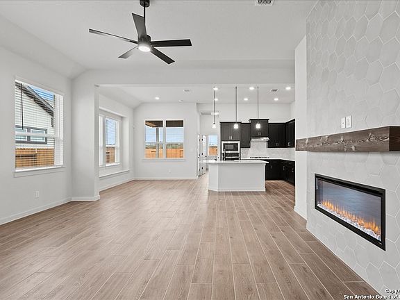 3rd image of 2134 Shepards Street