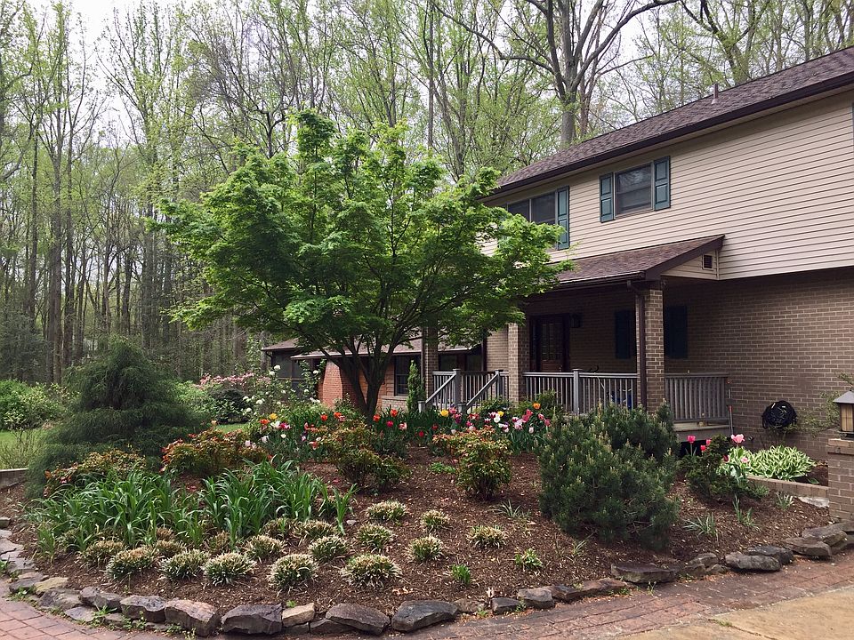 1st image of 4826 Spruce Ave