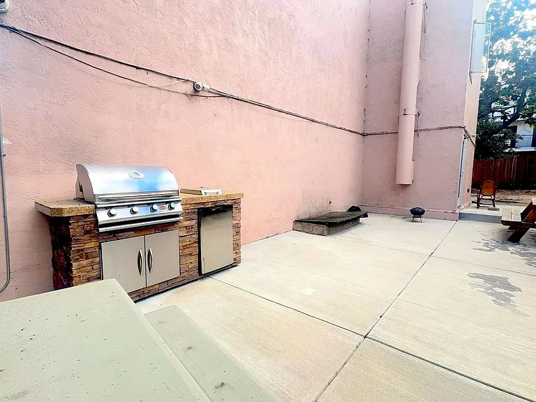 351 Lester Ave — Photo 11