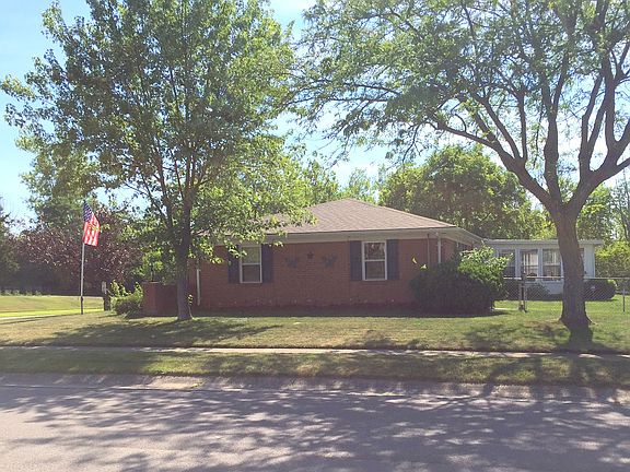 3rd image of 701 Mears Dr