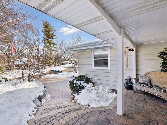 4th image of 5833 Creek Valley Rd