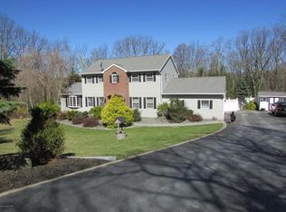 5216 Meadow Ct, Scotrun, PA 18355