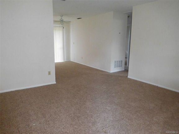 2nd image of 2322 S Sandburg Pt