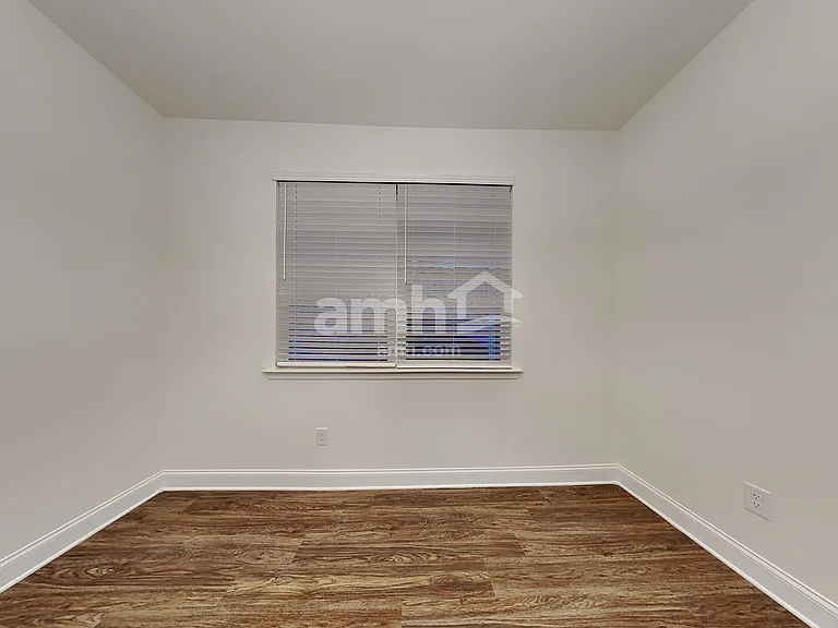 5065 Hudson Valley Dr — Photo 10