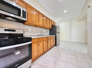 23-71 24th St FLOOR 1, Astoria, NY 11105