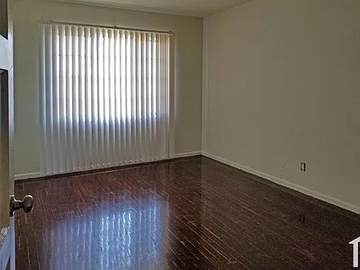 4079 Abourne Rd — Photo 5