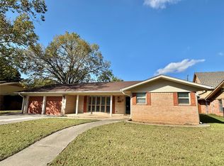 1905 Bridle Ln, Gainesville, TX 76240