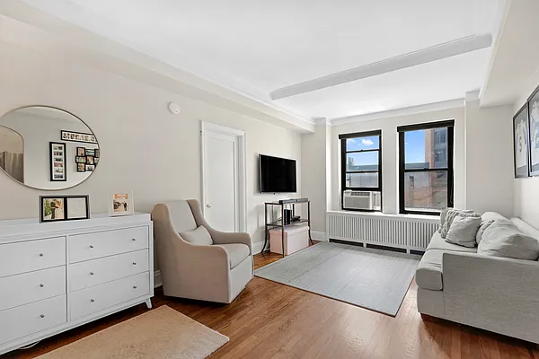 Sold by Bond New York | media 1