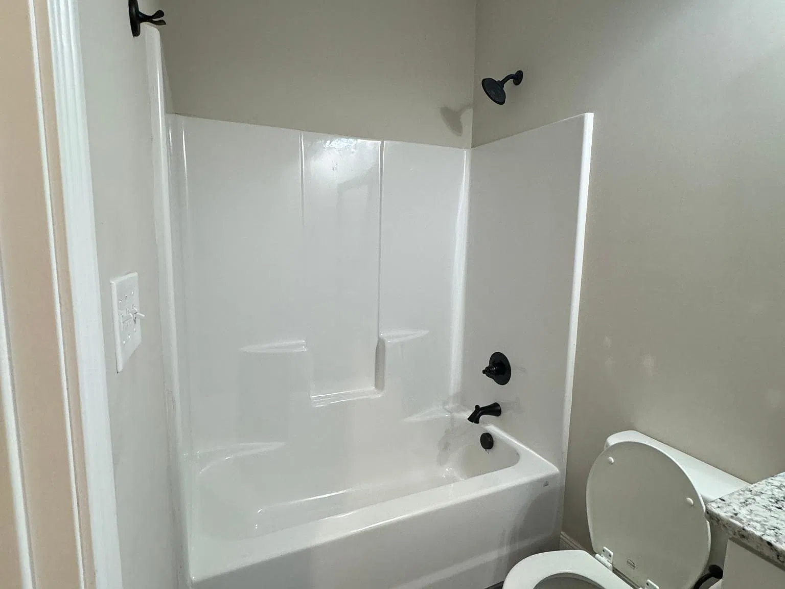 4 bed, 1750 sqft, $2,400 — Photo 3
