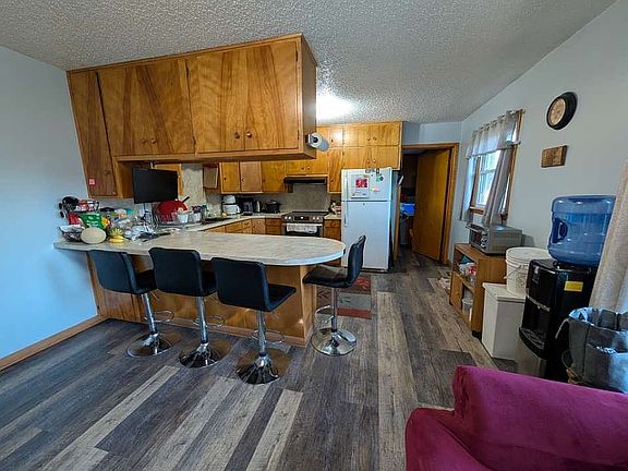 4th image of 305 Campus Dr