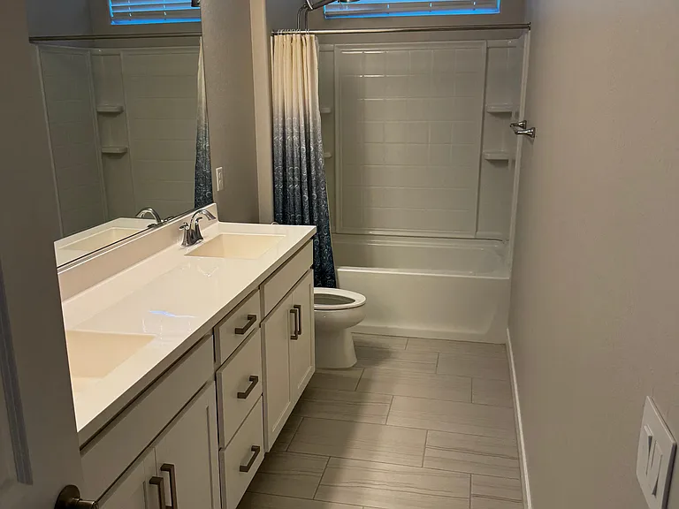 648 W Winchester Dr — Photo 18